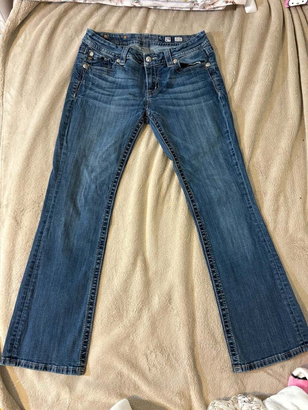 Miss Me Easy Bootcut Jeans 29x31 Mid-Rise Embellished Cross